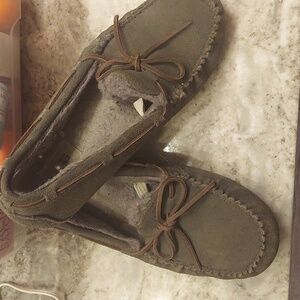 UGG Olive Suede Loafers Men Size 10 Slippers Shoes Moccasins Cabincore